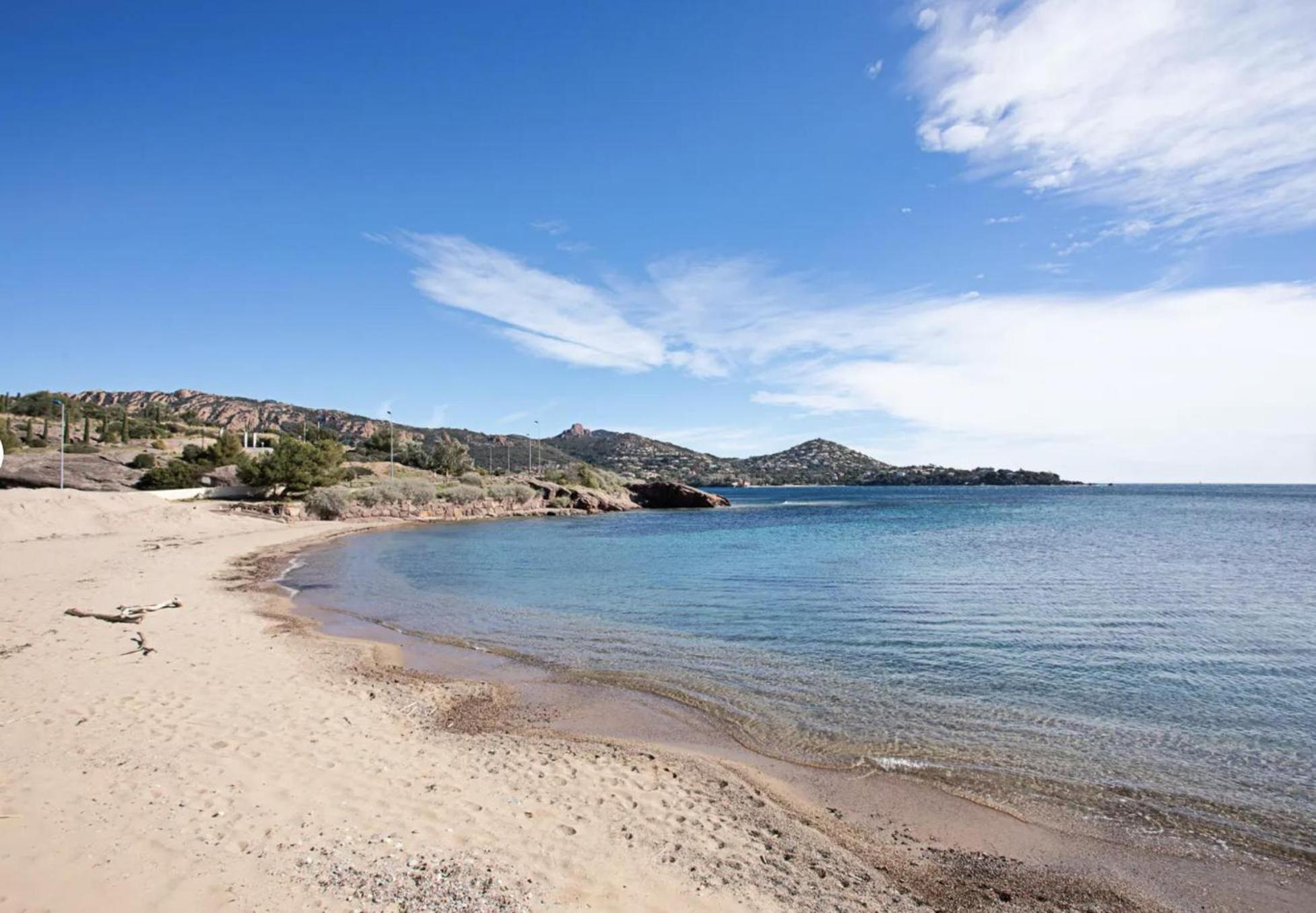 Cozy Apartment In Agay With Stunning Views Saint-Raphael  Exterior photo