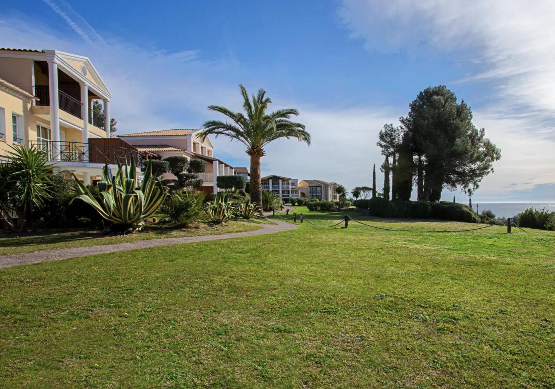 Cozy Apartment In Agay With Stunning Views Saint-Raphael  Exterior photo